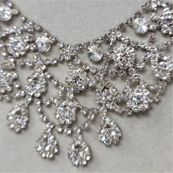 Glamorous Rhinestone Necklace Silver Elegant - Picture 8 of 10